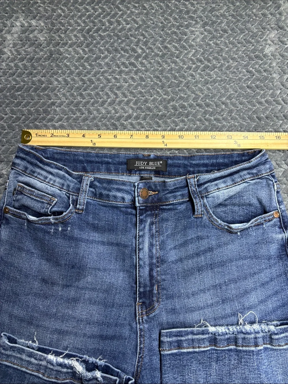 Judy Blue Medium Wash Cropped Straight Leg Jeans